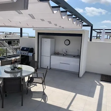 Paradise In The Sunny Martin Apartment *